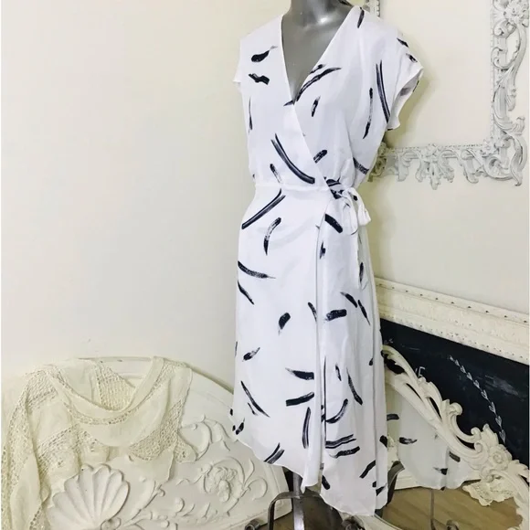 Joie Silk Wrap Dress NWOT - Picture 5 of 12
